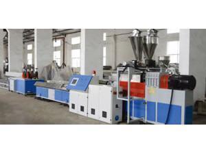 Ligne de production de composite bois-plastique
