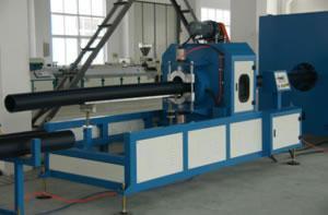 Ligne d'extrusion de tubes en plastique